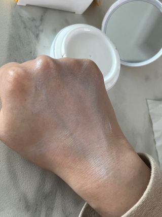 소이베베X신비아파트 모이스쳐 선팩트 SPF50+ PA+++ — 5점을 준 리뷰어가 2023년 4월 올린 사용 사진