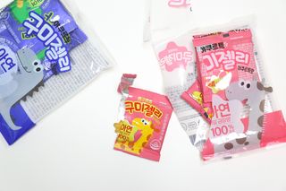 브이푸드 야쿠르트 구미젤리 — 5점을 준 리뷰어가 2021년 4월 올린 사용 사진