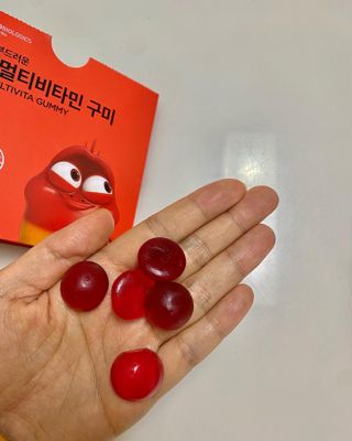[푸름웰니스] 라바 멀티비타민 구미 36g — 5점을 준 리뷰어가 2022년 2월 올린 사용 사진
