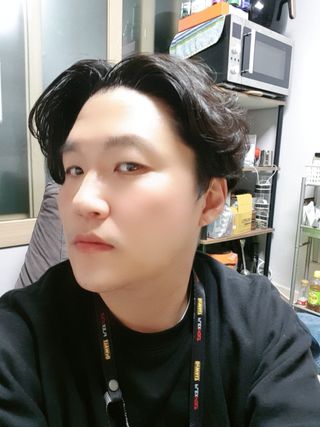 다슈코리아 다슈 포 맨 프리미엄 메가 홀드 슈퍼 스프레이 250ml — 5점을 준 리뷰어가 2021년 4월 올린 사용 사진