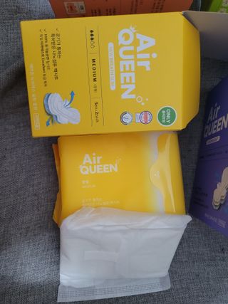 에어퀸 뉴브레스 유기농 생리대 4종 (팬티라이너 20P + 중형 10P + 대형 10P + 오버나이트 8P)_체험단 2차 — 4점을 준 리뷰어가 2024년 11월 올린 사용 사진