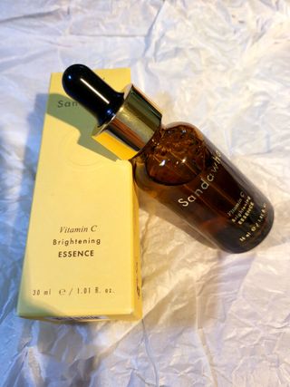 스킨큐어 산다화 비타민c 화이트닝 에센스 30ml — 5점을 준 리뷰어가 2022년 3월 올린 사용 사진