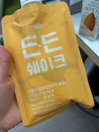 [덜다] 든든 식물성 단백질 쉐이크 40g X 7입 (곡물/딸기) — 5점을 준 리뷰어가 2023년 8월 올린 사용 사진