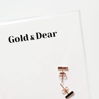 [골드앤디어]14k 미니 스틱 바 귀걸이_3color — 4점을 준 리뷰어가 2021년 7월 올린 사용 사진