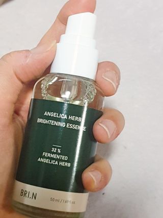 풀무원 브리엔 엔젤리카 허브 브라이트닝 에센스+전용펌프 — 4점을 준 리뷰어가 2020년 12월 올린 사용 사진