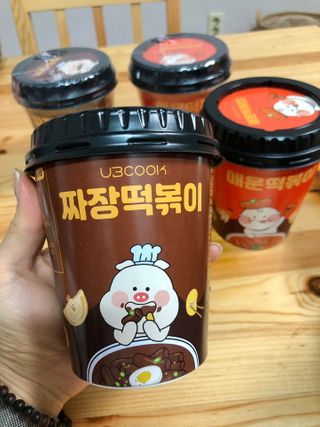 유비쿡 컵떡볶이 매운컵떡볶이2개/ 짜장컵떡볶이 2개  총 4개세트 — 4점을 준 리뷰어가 2021년 3월 올린 사용 사진