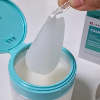리더스코스메틱 리더스 카밍 바이오틱스 퀵 수딩 패드 — 5점을 준 리뷰어가 2022년 4월 올린 사용 사진
