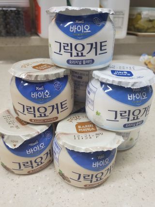 매일바이오 그릭요거트 오리지널 플레인 4개, 로스터리 커피믹스 4개 — 3점을 준 리뷰어가 2021년 12월 올린 사용 사진