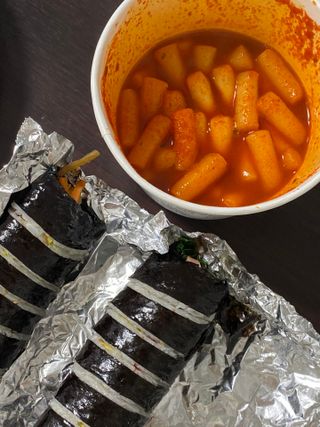 추억의 국민학교 떡볶이 국떡 컵볶이 선물박스 — 5점을 준 리뷰어가 2021년 12월 올린 사용 사진