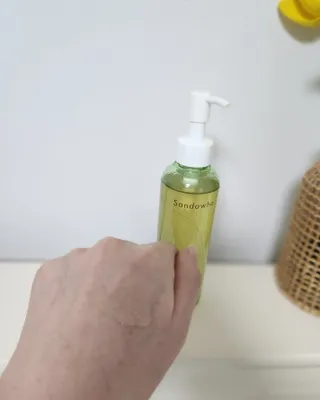 스킨큐어 산다화 순한 클렌징 동백 오일 200ml — 5점을 준 리뷰어가 2023년 3월 올린 사용 사진