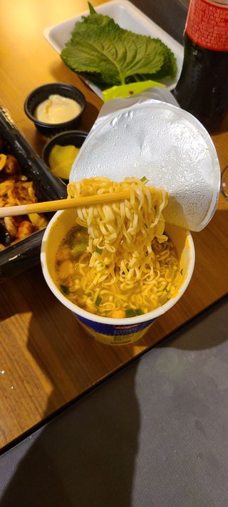 NISSIN 닛신 컵누들  4종 - 씨푸드오리지날, 씨푸드 스파이시, 씨푸드 커리, 씨푸드 XO소스 — 5점을 준 리뷰어가 2022년 12월 올린 사용 사진