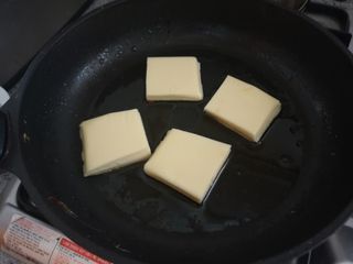 앙투어솔레 아일랜드 구워먹는 치즈 100 자연 치즈 와인안주 300g(100g x 3팩) — 5점을 준 리뷰어가 2022년 7월 올린 사용 사진