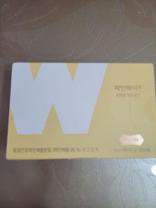 디오르 파인화이트 — 5점을 준 리뷰어가 2022년 1월 올린 사용 사진