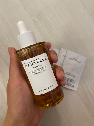 [스킨1004] 마다가스카르 센텔라 앰플 100ml — 4.5점을 준 리뷰어가 2024년 6월 올린 사용 사진