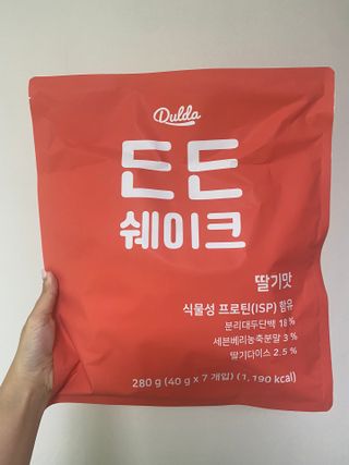[덜다] 든든 식물성 단백질 쉐이크 40g X 7입 (곡물/딸기) — 5점을 준 리뷰어가 2023년 8월 올린 사용 사진
