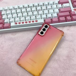 뮤즈캔 갤럭시S21 시리즈 그라데이션 탱크방탄 케이스 — 5점을 준 리뷰어가 2021년 2월 올린 사용 사진