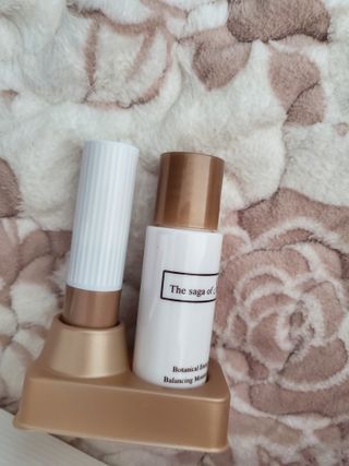 더사가오브수 [사가수] 효혜윤 보태니컬 에너지 에센스인로션 20ml /아이포올 스틱 3g — 5점을 준 리뷰어가 2023년 3월 올린 사용 사진
