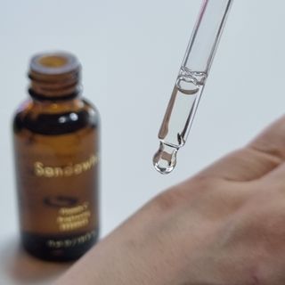스킨큐어 산다화 비타민c 화이트닝 에센스 30ml — 5점을 준 리뷰어가 2023년 7월 올린 사용 사진