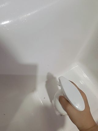 에티튜드 천연 데일리 욕조 클리너 EWG 그린 욕조세제 저자극 하이포알러제닉 친환경 비건 — 5점을 준 리뷰어가 2022년 8월 올린 사용 사진