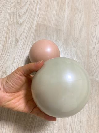 트라택 쿠셔닝 웨이트볼 0.5kg + 1kg SET — 5점을 준 리뷰어가 2022년 6월 올린 사용 사진