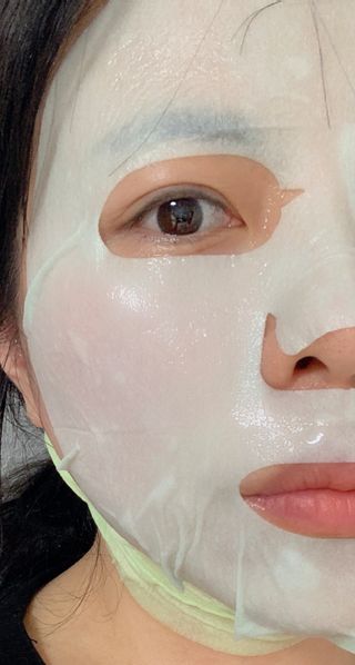 애디팬더 바이오시트앰플 기능성 마스크팩 — 5점을 준 리뷰어가 2021년 5월 올린 사용 사진