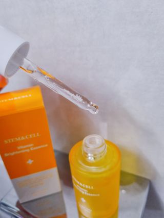 체르엠 스템앤셀 비타민 브라이트닝 에센스 30ml 1개 — 5점을 준 리뷰어가 2021년 9월 올린 사용 사진