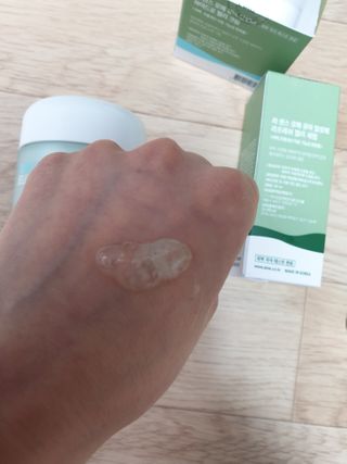 김정문알로에 큐어 큐어 알로에 리프레쉬 젤리 세럼, 큐어 알로에 하이드로 젤리 크림 — 4점을 준 리뷰어가 2021년 2월 올린 사용 사진