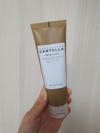 스킨1004 [SKIN1004] 마다가스카르 센텔라 앰플 폼 125ml — 5점을 준 리뷰어가 2024년 8월 올린 사용 사진