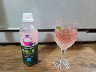 더그레잇티 콤부차 [매일유업] 더그레잇티 44kcal 콤부차 300ml *12개입 (오리지널 6개+베리리치 6개) — 4.5점을 준 리뷰어가 2023년 8월 올린 사용 사진