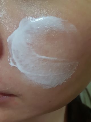 [닥터문] 프리미엄 알로에베라 선크림 500ml — 5점을 준 리뷰어가 2022년 6월 올린 사용 사진