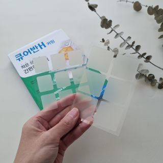 [큐어반H 커팅] 간편하게 떼서 쓰는 자외선차단 습윤밴드 (1팩/30매입) — 5점을 준 리뷰어가 2022년 11월 올린 사용 사진