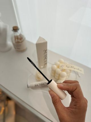 더소설 소설 블랙아이래쉬 세럼 10g(SOSEOL BLACK EYELASH SERUM 10g) — 5점을 준 리뷰어가 2023년 6월 올린 사용 사진