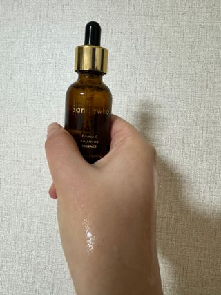 스킨큐어 산다화 비타민c 화이트닝 에센스 30ml — 5점을 준 리뷰어가 2023년 10월 올린 사용 사진