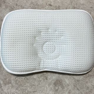 일상유희 newborn 뉴본필로우 아기두상관리베개 — 5점을 준 리뷰어가 2023년 1월 올린 사용 사진