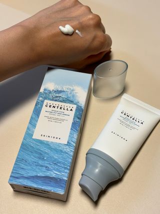 [스킨1004] 마다가스카르 센텔라 히알루-시카 워터핏 선세럼 50ml — 5점을 준 리뷰어가 2024년 5월 올린 사용 사진