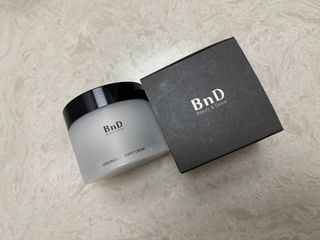 비엔디 2NOW[한글]]BnD 바디 미백 겨드랑이 크림 — 5점을 준 리뷰어가 2024년 12월 올린 사용 사진