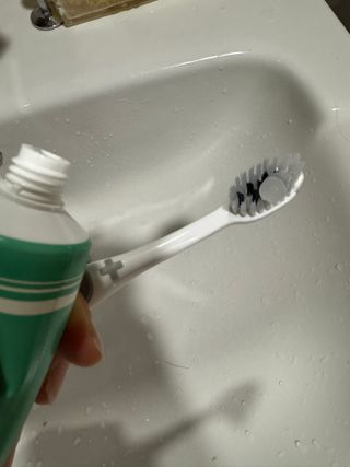 [구매평]베르단테 고불소 충치 치석케어 잇몸치약, 100ml, 3개 — 5점을 준 리뷰어가 2025년 6월 올린 사용 사진