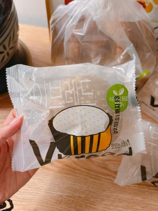 롯데제과 Vbread 포카치아식빵1개 + 미니식빵 1개 + 머핀 2개 세트 — 4점을 준 리뷰어가 2021년 9월 올린 사용 사진