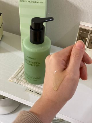 프리마인 메이크업과 들뜨는 각질까지 한방에 깐달걀로! 순하기까지한 셀베이스 그린티클렌저(200ml) — 4.5점을 준 리뷰어가 2023년 3월 올린 사용 사진