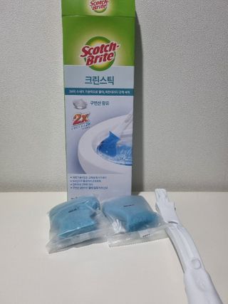 [3M] 스카치브라이트 크린스틱 향기톡톡 변기청소 핸들1 + 리필 16개 (라벤더/레몬 중 택1) — 5점을 준 리뷰어가 2024년 8월 올린 사용 사진