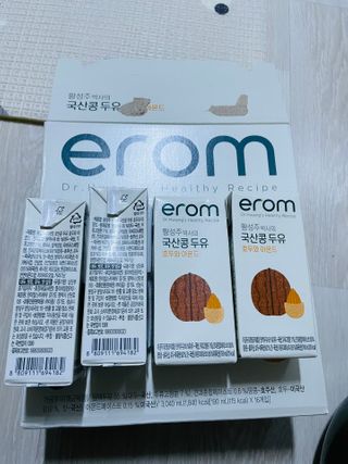 이롬 erom 황성주박사의 국산콩 두유 호두와 아몬드 — 3.5점을 준 리뷰어가 2020년 12월 올린 사용 사진