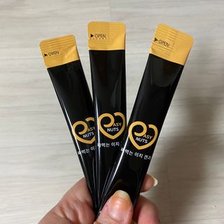 짜먹는 이지견과 짜먹는 이지아몬드, 짜먹는 이지허니피넛, 짜먹는 이지캐슈넛 각 10g X  10포 — 5점을 준 리뷰어가 2021년 2월 올린 사용 사진