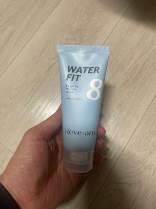 나우_ [리브엠]피부 속부터 겹겹이, 촘촘하게! 워터핏8중 수분착붙 크림 — 5점을 준 리뷰어가 2025년 1월 올린 사용 사진