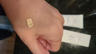 바르셀 톤업선크림 미백 메이크업베이스 CC크림 인텐시브 씨씨 젠 30ml — 3점을 준 리뷰어가 2021년 11월 올린 사용 사진