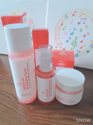 아이앤립 / EYENLIP 아이앤립 연어오일 리바이탈라이징 토너+앰플+크림 3종 세트 — 5점을 준 리뷰어가 2021년 4월 올린 사용 사진