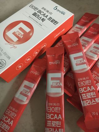 [인디닥터] 타이탄 BCAA 프로틴 젤리스틱 — 5점을 준 리뷰어가 2022년 5월 올린 사용 사진