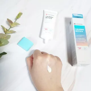 리더스코스메틱 리더스 카밍 바이오틱스 선 에센스 SPF 50+ PA++++ — 4점을 준 리뷰어가 2022년 8월 올린 사용 사진