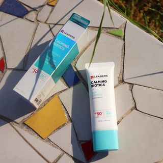 리더스코스메틱 리더스 카밍 바이오틱스 선 에센스 SPF 50+ PA++++ — 5점을 준 리뷰어가 2022년 5월 올린 사용 사진