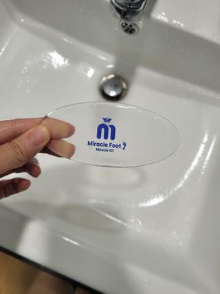 미라클풋 유리발각질제거기 물없이 쓱싹쓱싹 몇번만에 발각질 완벽제거 — 5점을 준 리뷰어가 2021년 8월 올린 사용 사진