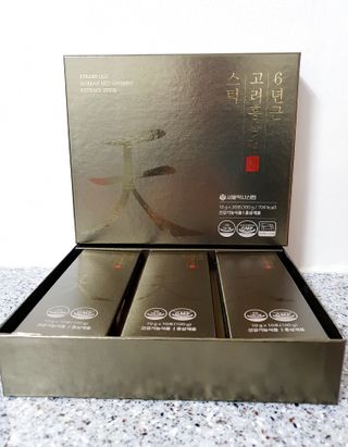 서울약사신협_6년근 고려홍삼정 천스틱 10g 30포 — 5점을 준 리뷰어가 2021년 11월 올린 사용 사진